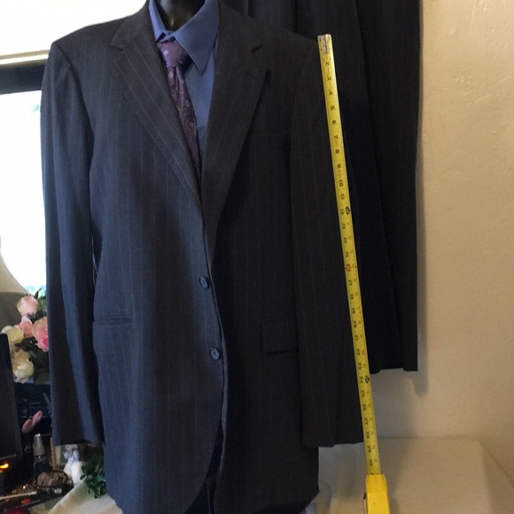 Christopher Hart Suit - Picture 7 of 8